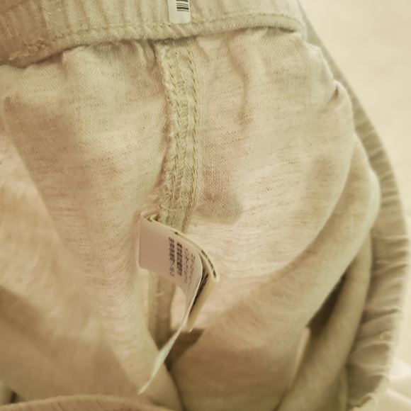 L.L. Bean Premium Washable Natural Oatmeal Linen Wide Leg Pull-On Pants 18 - Picture 5 of 9